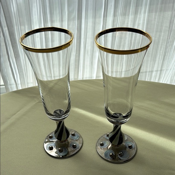 Gold and Silver Ornate Drinkware Flutes - Picture 2 of 9